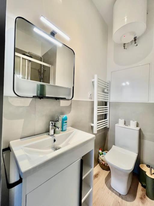 Appartement Moderne/rue Encombe Vineuse- Dabnb *